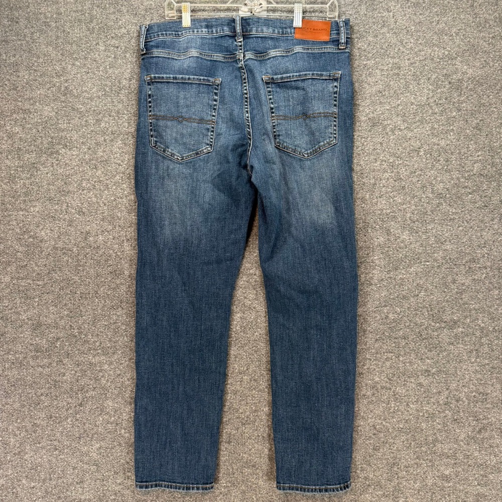 Lucky Brand 110 Slim Jeans Mens 34x30 Blue Stretch Denim Casual Classic Everyday - Picture 6 of 10